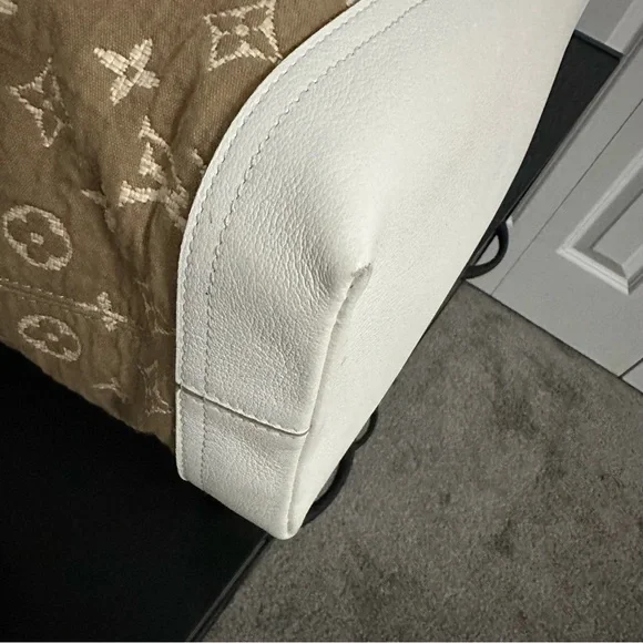 Louis Vuitton Sabia Bouzas PM Monogram Blonde White Shoulder Bag Cruise 2011 - Picture 11 of 15